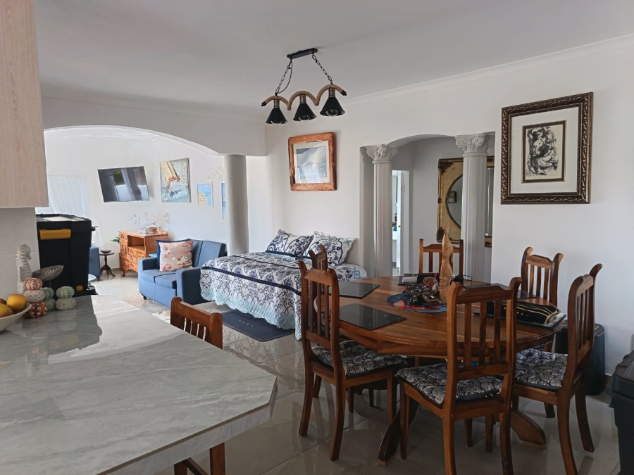 To Let 1 Bedroom Property for Rent in Wavecrest Eastern Cape